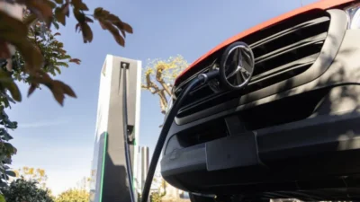 Korsel Denda Mercedes-Benz US$ 7,6 Juta atas Informasi Baterai EV Menyesatkan