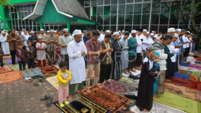 Lebaran Lebih Awal, Warga Cikulur Lebak Gelar Salat Idulfitri Berdasarkan Keyakinan Lokal