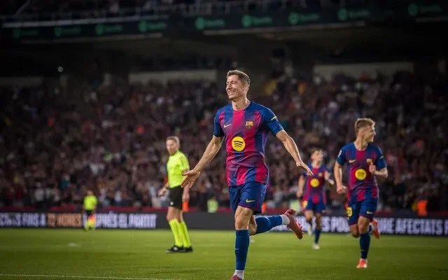 Lewandowski Bimbang di Barca: Masa Depan Sang Penjaga Gawang di Camp Nou Masih Kabur