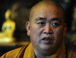 Mantan Kepala Biara Kuil Shaolin di China Didakwa Suap dan Penggelapan
