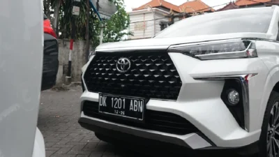 Mau Beli Toyota Veloz, Inden Sampai 3 Bulan