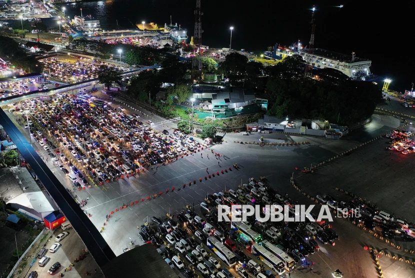 Mayoritas Pemudik Belum Menyeberang, ASDP Antisipasi Lonjakan Arus Balik di Lintas Bakauheni-Merak