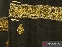 Mengenal Kiswah, Kain Penutup Ka’bah yang Diganti Setiap Tahun