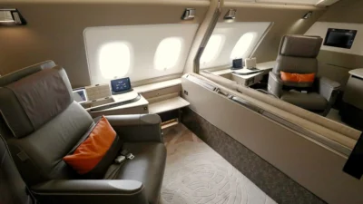 Mengungkap Dua Sisi Singapore Airlines: Kemewahan A380 Suite dan Tantangan Kesehatan serta Keamanan Global