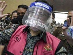 OJK Bentuk Sanksi Seumur Hidup pada Benny Tjokrosaputro: Larangan Total di Pasar Modal Indonesia
