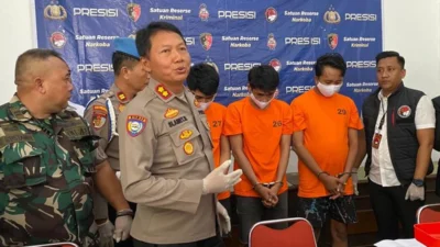 Operasi Ganda: Polisi Bongkar Bisnis Sabu Senilai Rp 126 Juta & Sindikat BBM Ilegal, Tiga Tersangka Diamankan