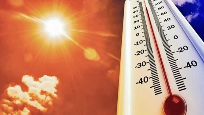 Panas Ekstrem Jakarta: Suhu Bisa Tembus 35°C, UV Tinggi Mengancam Warga