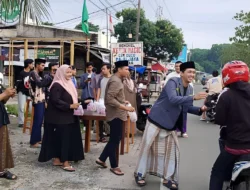 Partai Gerakan Rakyat Kota Serang Bagikan Takjil untuk Pengguna Jalan di Ramadan