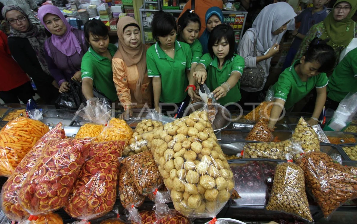 Permintaan Kue Kering Meroket di Pasar Tramo Maros Menjelang Idulfitri