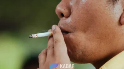 Perokok Wajib Tahu! Ini 4 Bahaya Langsung Merokok saat Buka Puasa