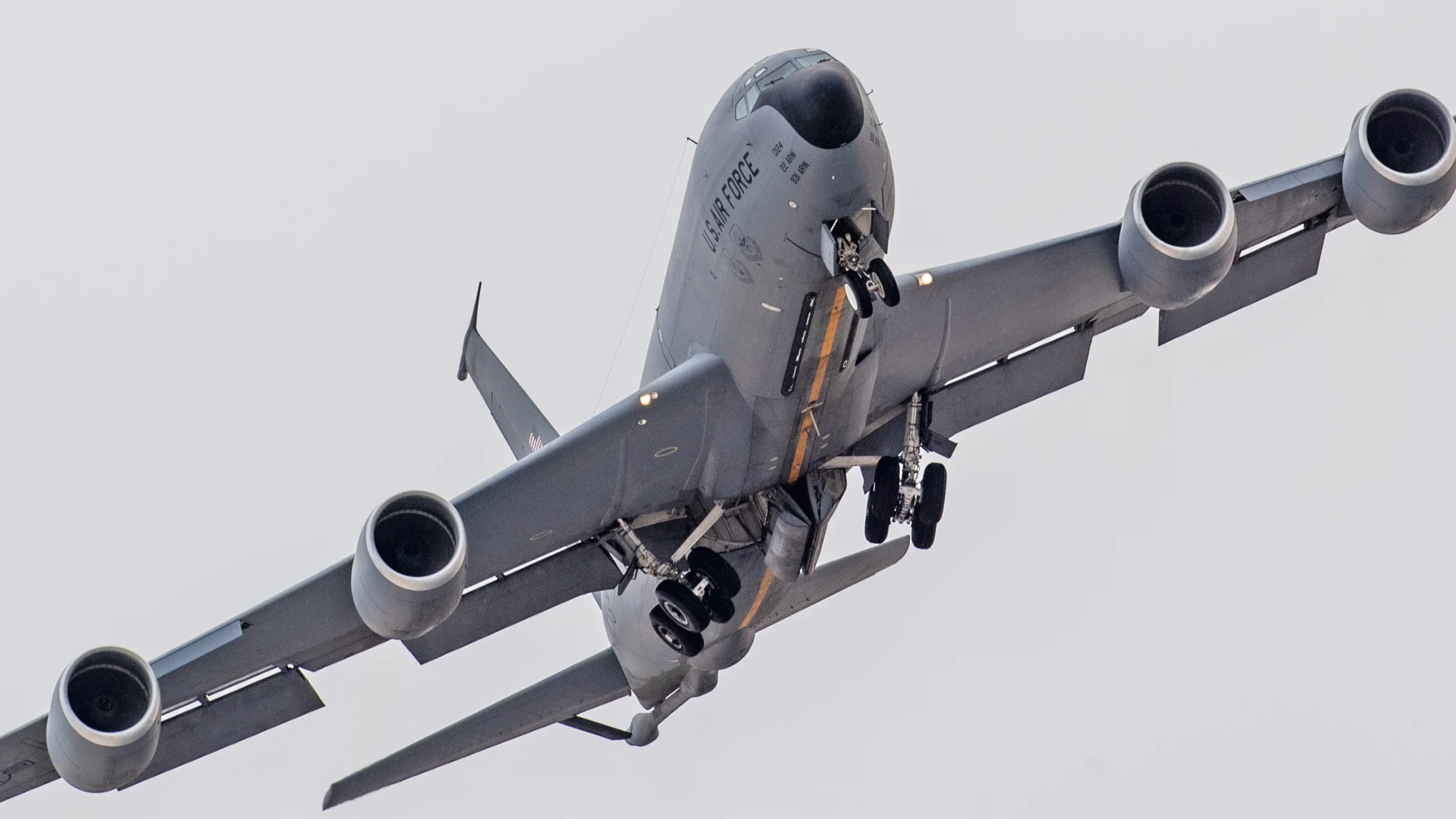 Pesawat Tanker KC-135 AS Jatuh di Irak: 6 Awak Tewas, Iran Klaim Tembak Rudal, AS Sanggah