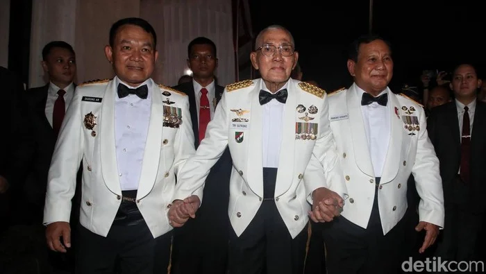 Prabowo Subianto Sambut Sarmili, Ajudan Setia Try Sutrisno, di TMP Kalibata: Simbol Persahabatan di Tengah Agenda Nasional dan Global