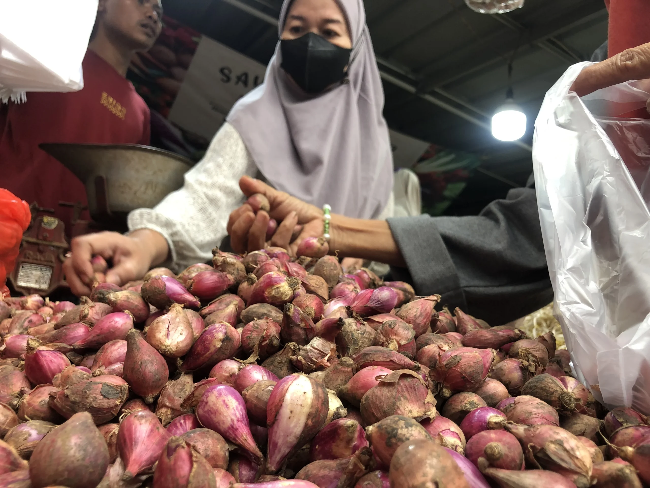 PT TSM Subsidi Harga Bawang Merah Rp 10 Ribu/Kg dalam Operasi Pasar Murah di Sumsel