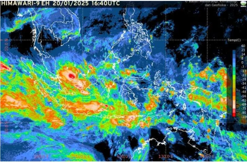 Ramalan Cuaca Esok: Hujan Ringan Mengguyur Jawa Tengah dan Kalimantan Timur, Waspada Petir di Siang Hari!