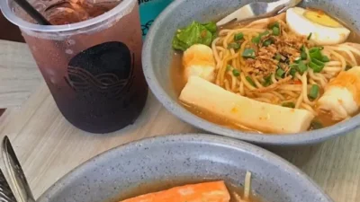 Ramen Menggugah Selera: Dari Inovasi Dapur hingga Solidaritas Komunitas di Louisville