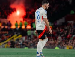Rayan Cherki Pecahkan Rekor, Menjadi Bintang Muda yang Menggebrak Champions League