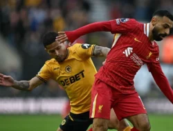 Rodrigo Gomes Bawa Wolves Menaklukkan Liverpool: Kisah Malam Tak Terlupakan di Molineux
