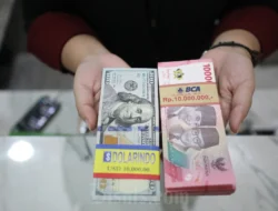 Rupiah Melemah di BNI dan BRI: Kurs Dolar AS Menguat ke Rp17.000 pada Minggu, 8 Maret 2026
