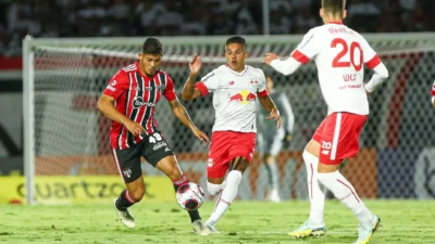 São Paulo Balik Kuat, Menang 2-1 atas RB Bragantino dan Mempertahankan Puncak Brasileirão