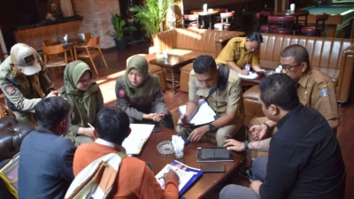 Satpol PP Surabaya Temukan Tempat Biliar dan Panti Pijat Tetap Beroperasi Saat Ramadan