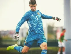 Senne Lammens: Bintang Kiper Muda yang Menarik Perhatian Manchester United