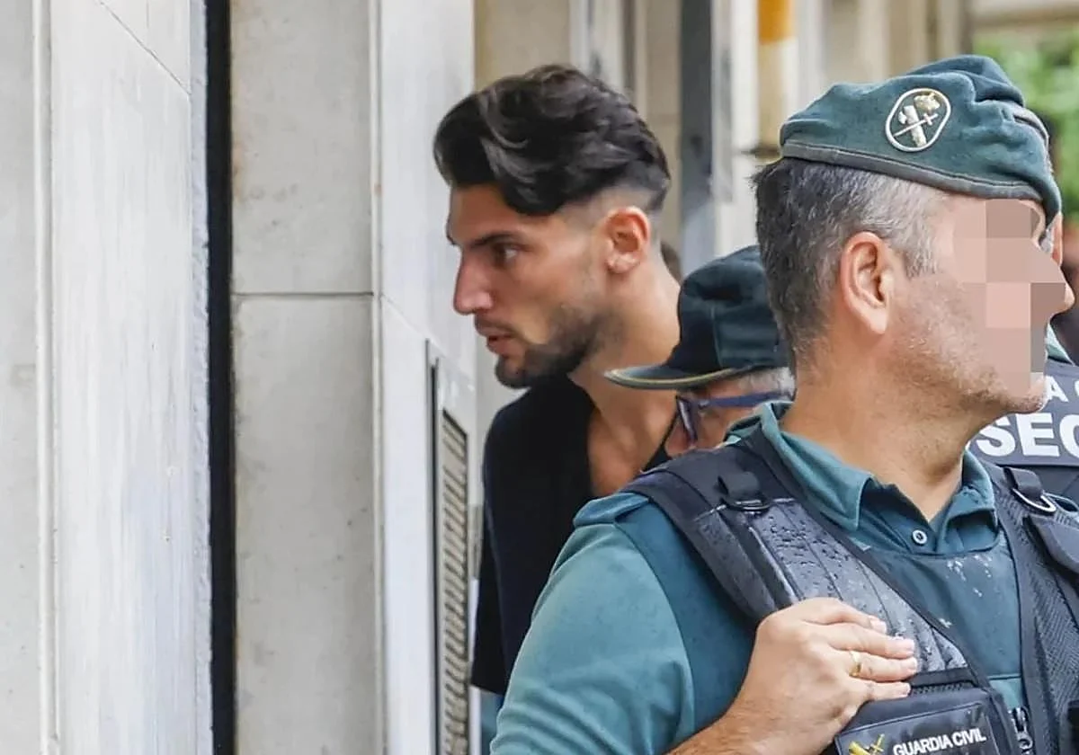 Skandal Rape Rafa Mir: Striker Elche Minta Persidangan Terbuka, Ancaman Hukuman 10 Tahun