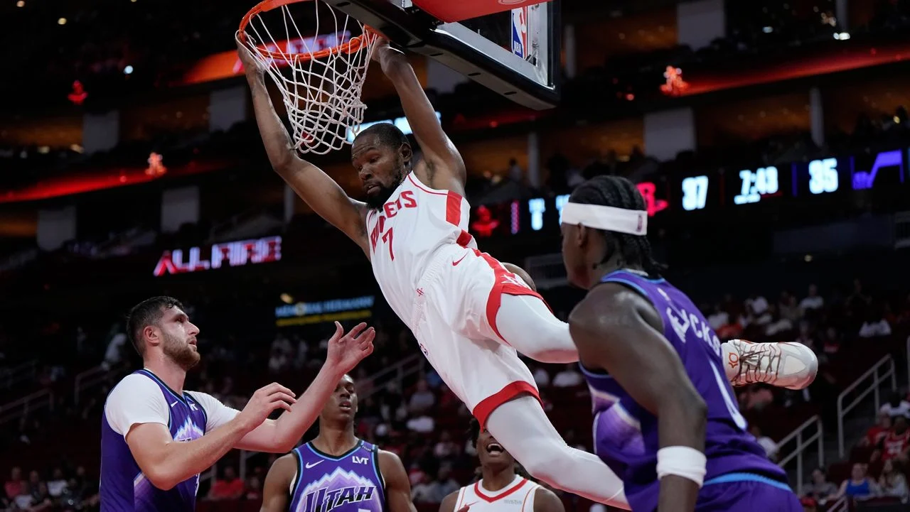 Spurs Tundukkan Rockets, Kevin Durant Tunjukkan Bahasa Tubuh; Rockets Bangkit Kembali dengan Kemenangan Telak atas Raptors