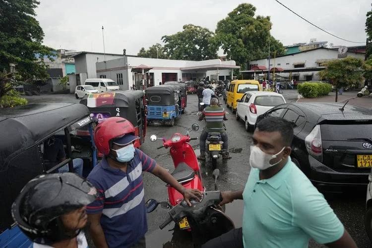 Sri Lanka Naikkan Harga BBM 25% Akibat Gejolak Perang Timur Tengah, Konsumen Didorong Hemat