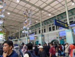 Stasiun Pasar Senen Dipadati Pemudik Menjelang Idulfitri
