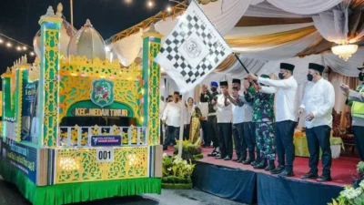 Takbiran Medan 2026: Teddy dan Bobby Keliling Kota, Nikmati Mi UMKM, dan Bagikan Ribuan Paket Sembako