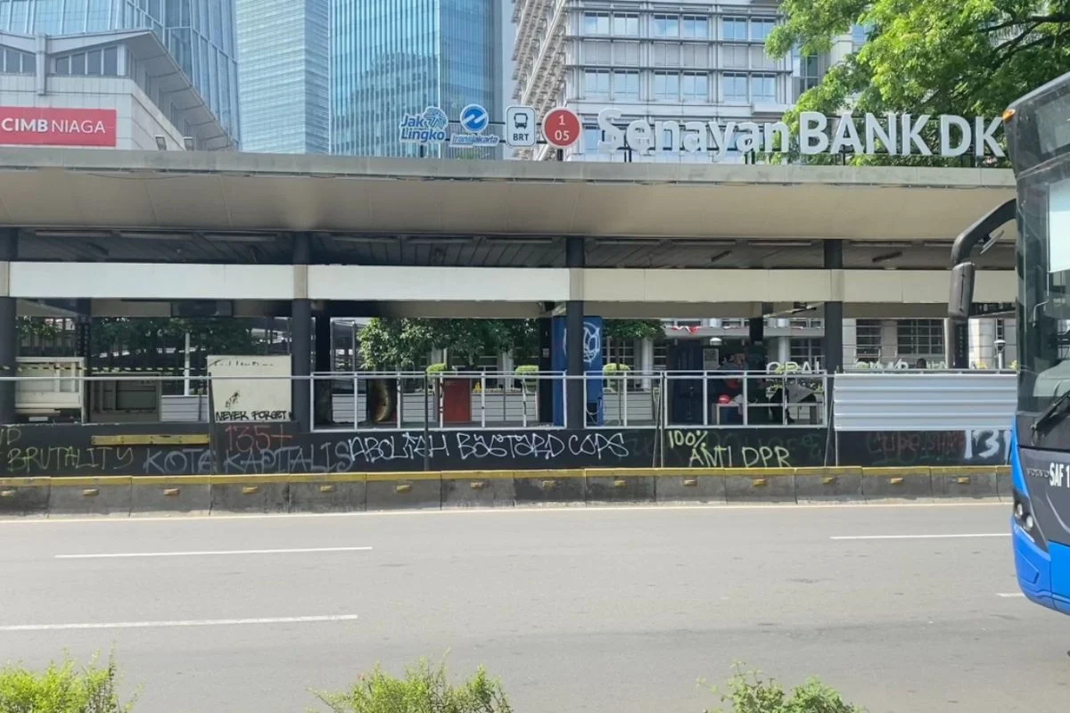 Terdampak Banjir, 17 Rute TransJakarta Dialihkan