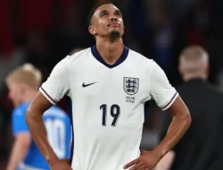Thomas Tuchel Ungkap Alasan Pilih Ben White Daripada Trent Alexander-Arnold