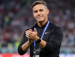 Tingginya 7 Kaki, John Herdman Ungkap Alasan Kocak hingga Kualitas Elkan Baggott Kembali ke Timnas Indonesia