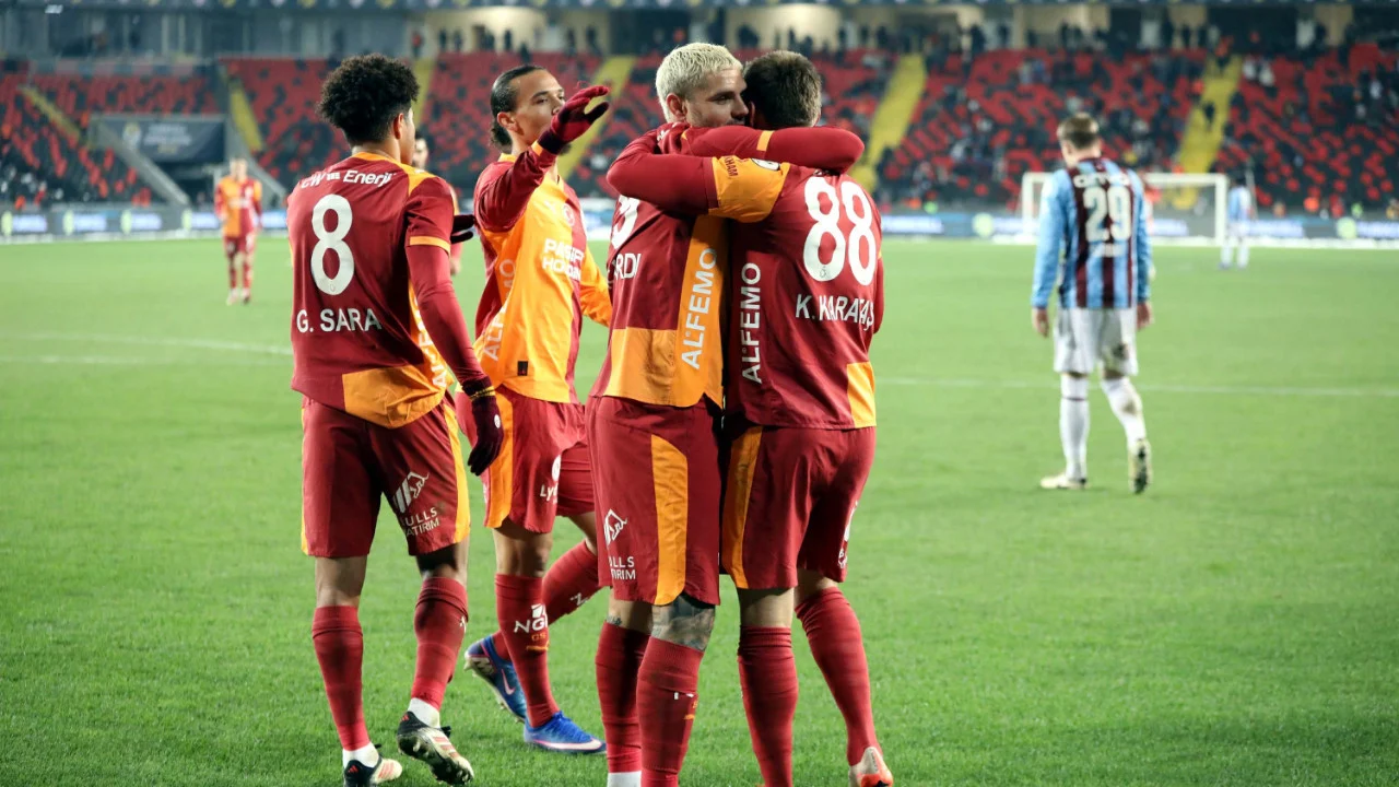 Trabzonspor Hancurkan Galatasaray 4-0, Tanda Kekuatan Baru di Puncak Süper Lig