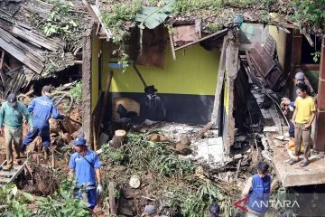 Tragedi Longsor Bantargebang: Sopir Truk Riki Supriadi Tinggalkan 5 Anak, Bayi 2 Bulan, 7 Tewas dan 6 Selamat