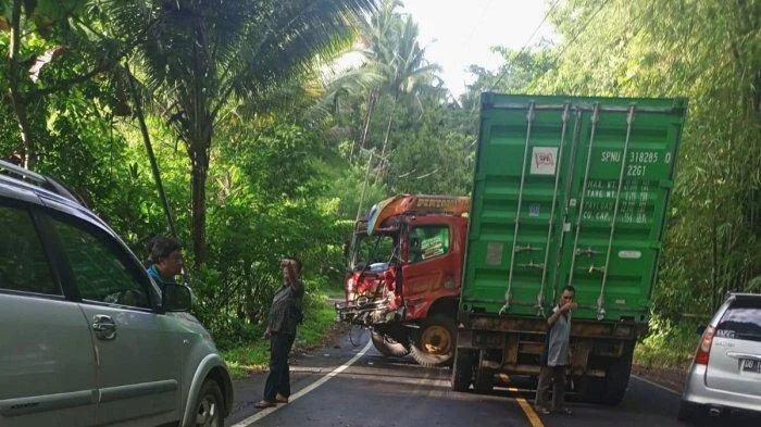 Tragedi Minsel: Sopir Gorontalo Kebut-Kebutan Tabrak Pohon, Fakta Baru Ungkap Kecelakaan Mematikan