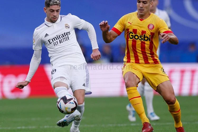 Valverde Penyelamat Real Madrid: Gol Menit Akhir Bawa Los Blancos Kembali Ke Puncak La Liga