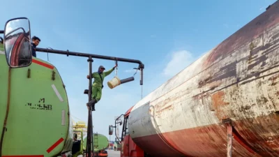 Vietnam Kurangi Penerbangan Setelah China dan Thailand Larang Ekspor Bahan Bakar