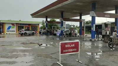 Warga Medan “Serbu” SPBU Usai Isu Kenaikan Harga BBM Bersubsidi pada 1 April 2026