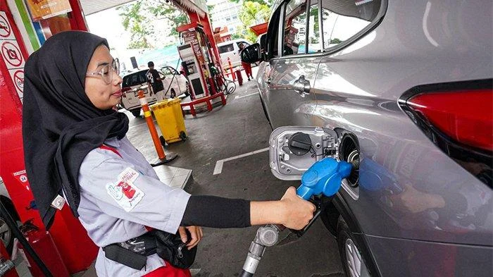 Warga Medan Serbu SPBU Usai Menteri ESDM Prediksi Stok BBM Hanya 21 Hari