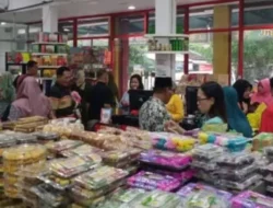 Wisatawan Serbu Sentra Oleh-oleh di Banda Aceh Jelang Arus Balik