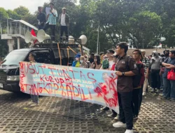 Aksi Kamisan ke-902 Desak Usut Tuntas Kasus Andrie Yunus