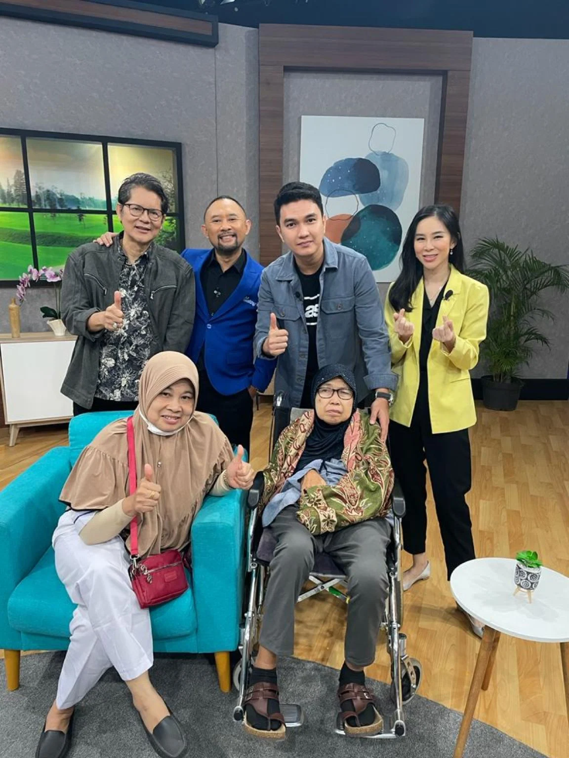 Aldi Taher: Artis Multitalenta yang Viral lewat Burger Unik dan Pesan Religi