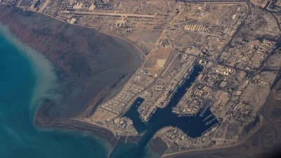 Amerika Menghadapi Risiko Penurunan Besar: Kunci Geopolitik di Selat Hormuz