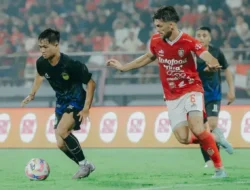 Balik Dendam! Johnny Jansen Janji Bali United Guncang Persib di GBLA