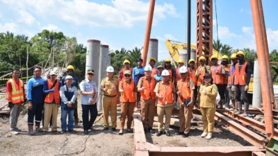 Bangun Akses, Bangun Harapan. Danrem 044/Gapo Tinjau Progres Pembangunan Jembatan