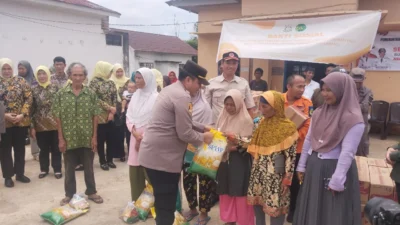 Dinas Sosial Kabupaten PALI Salurkan Bantuan untuk Korban Banjir di Penukal Utara