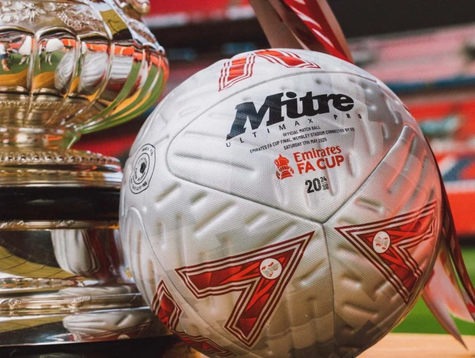 Drama FA Cup 2025-26: Bola Baru Mitre, Chelsea Terancam, dan Legenda Southampton Beraksi