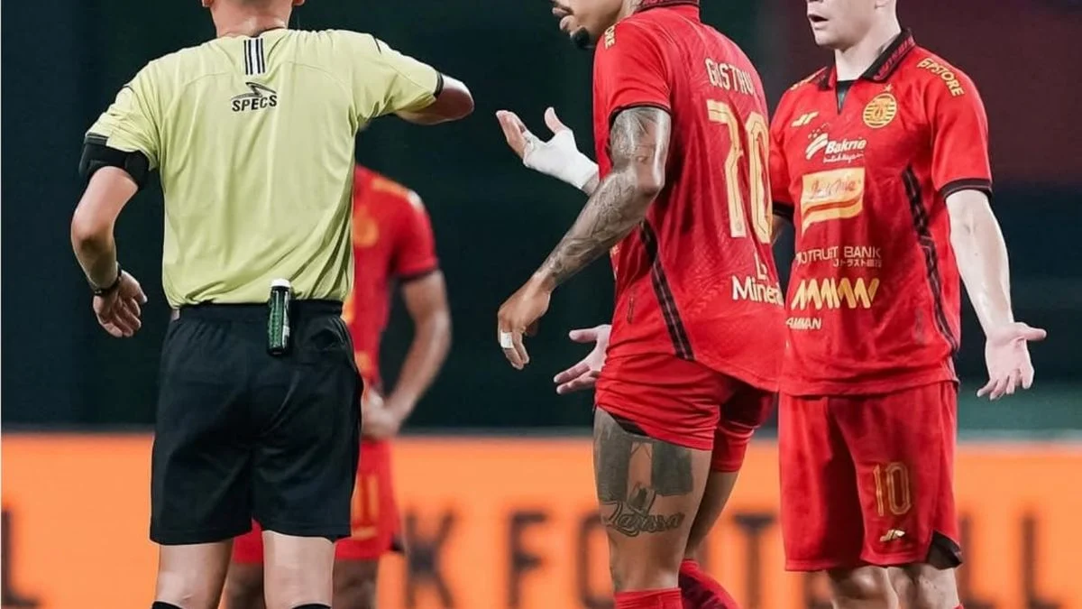 Drama Kartu Merah & Free Kick: Persija Jakarta Tumbang di Lampung, Dony Tri Pamungkas Angkat Bicara