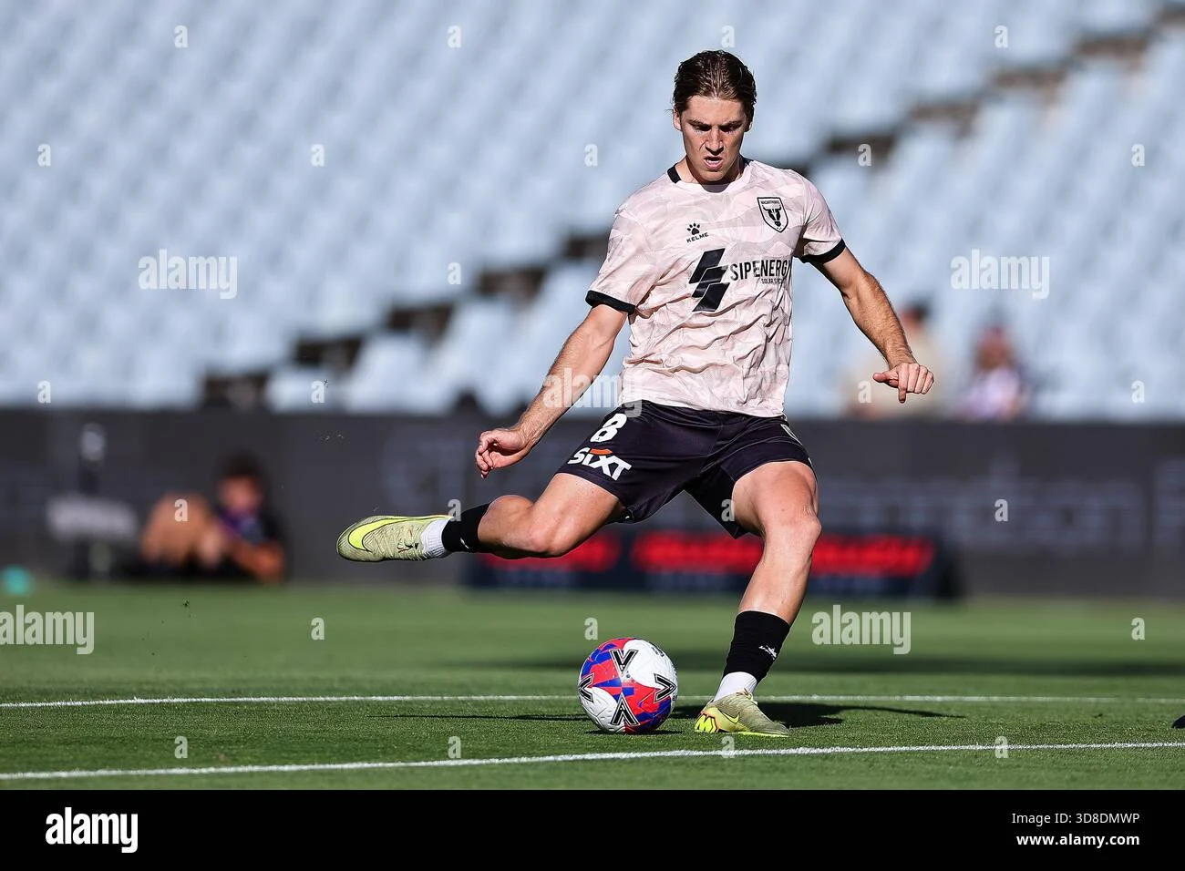 Drama Persaingan Ganda: Luke Vickery Bawa Macarthur FC Menang Tipis atas Perth Glory, Sinyal Potensi Naturalisasi untuk Timnas Indonesia